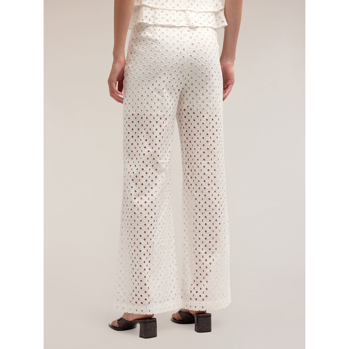 Pantalon large en broderie anglaise blanc, MOTIVI