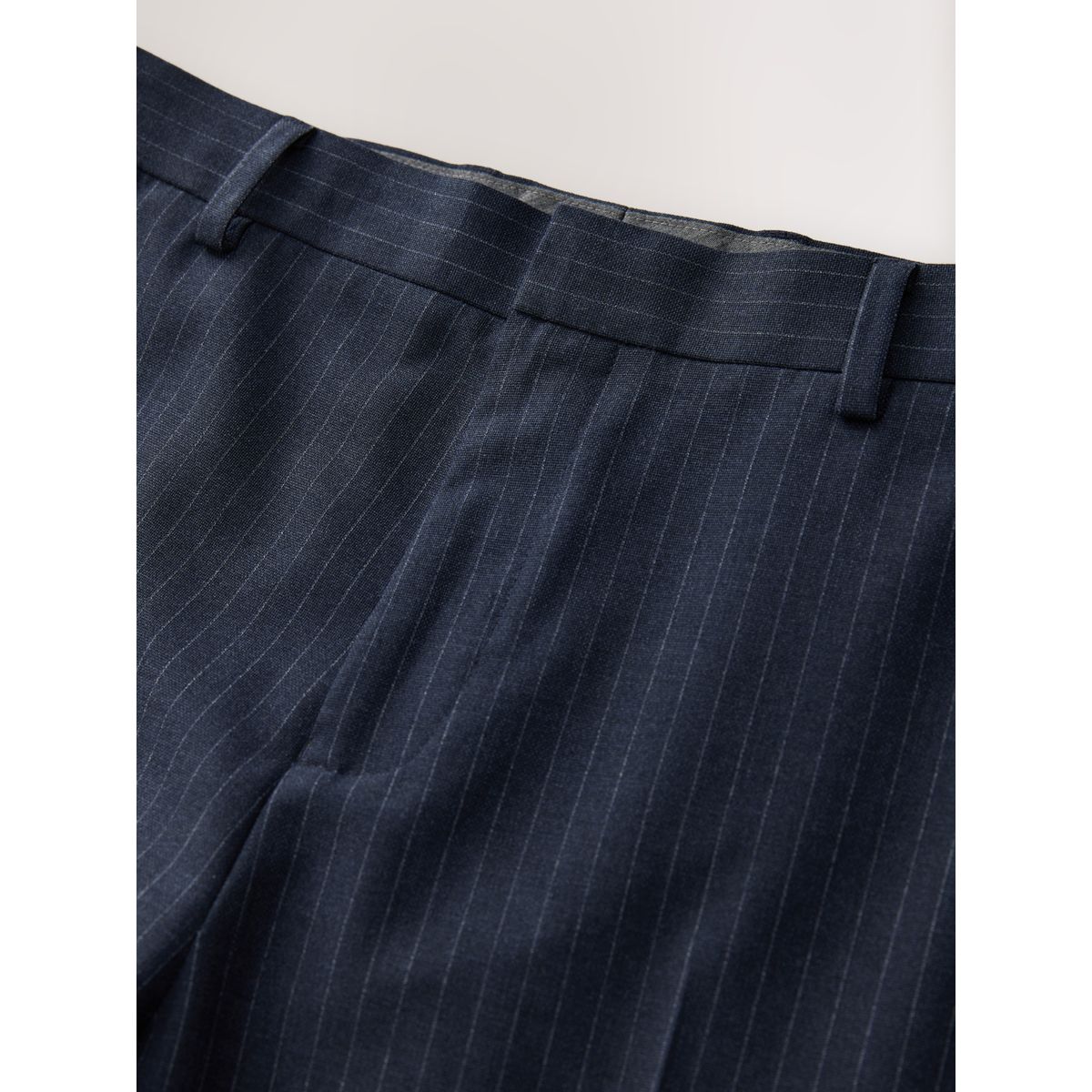 Pantalon de costume stretch motionflex rayé bleu marine, NEXT