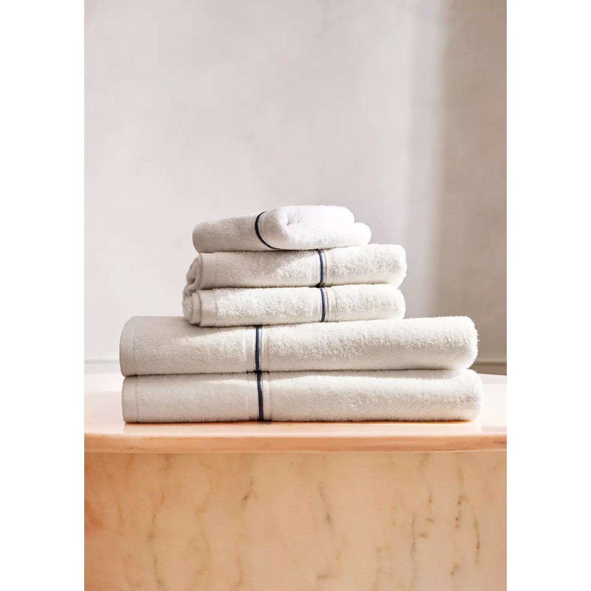 Serviette de toilette en coton feston brodé blanc, MANGO HOME