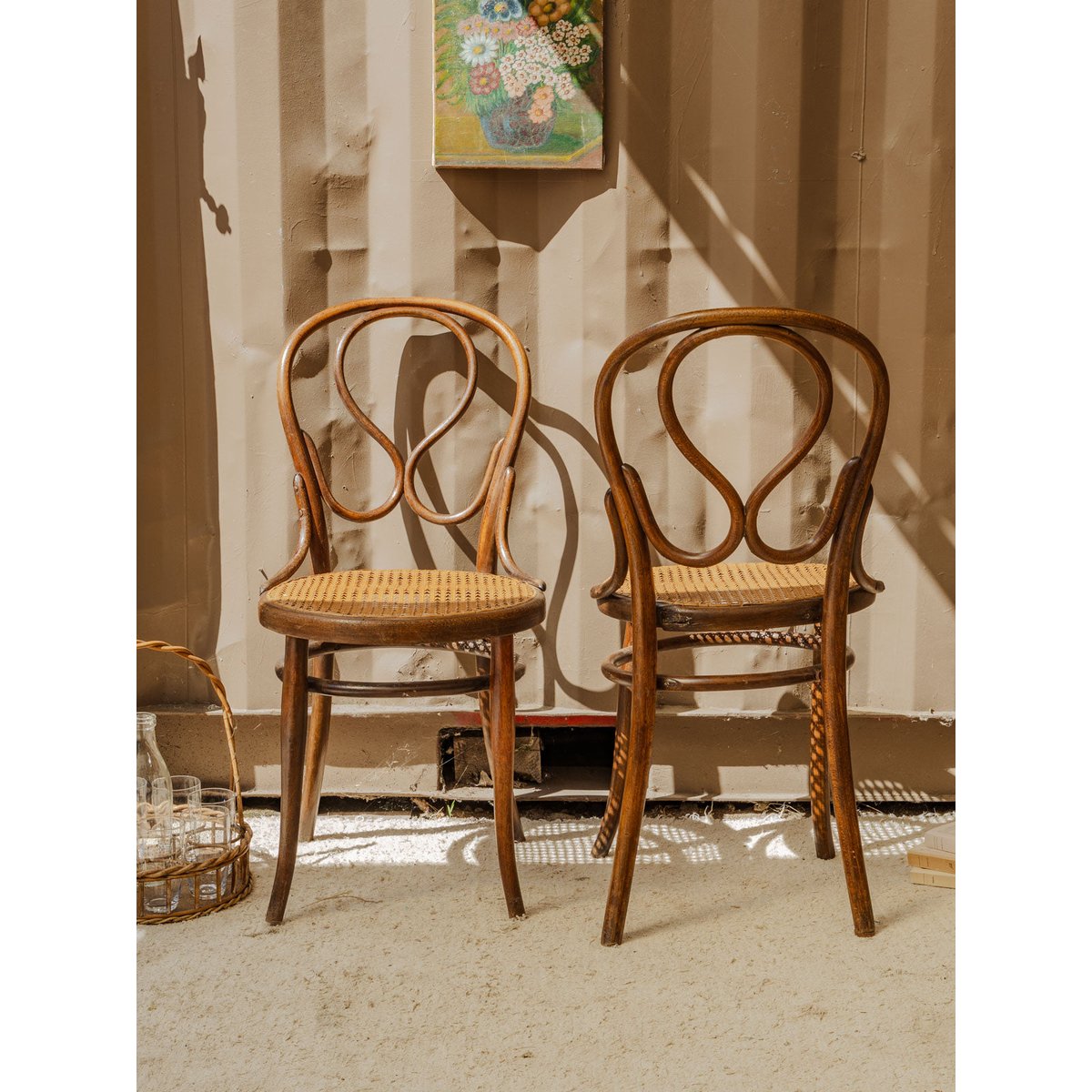 Paire de chaises en bois Claude N°1405 - Bon état bois foncé, DEBONGOUT