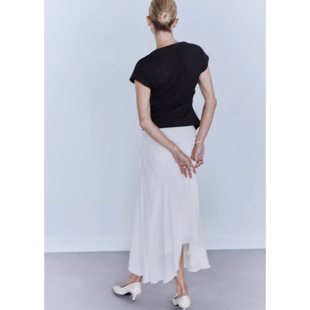 T-shirt coton bas asymétrique noir, MANGO