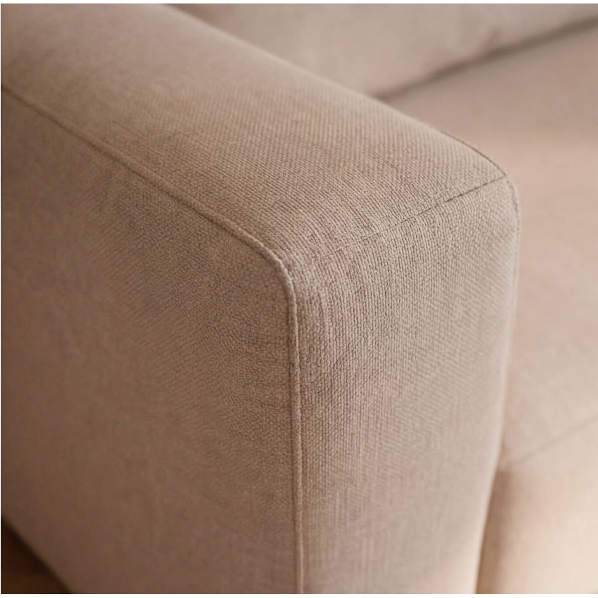 Canapé droit en tissu CAROLINE beige, MADE IN MEUBLES