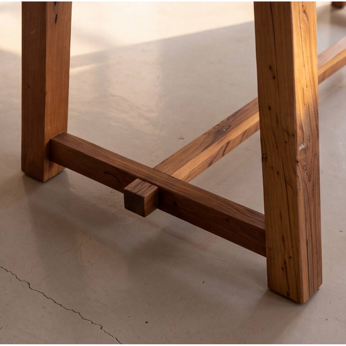 Table à manger en bois recyclé EURYDICE bois clair, MADE IN MEUBLES 
