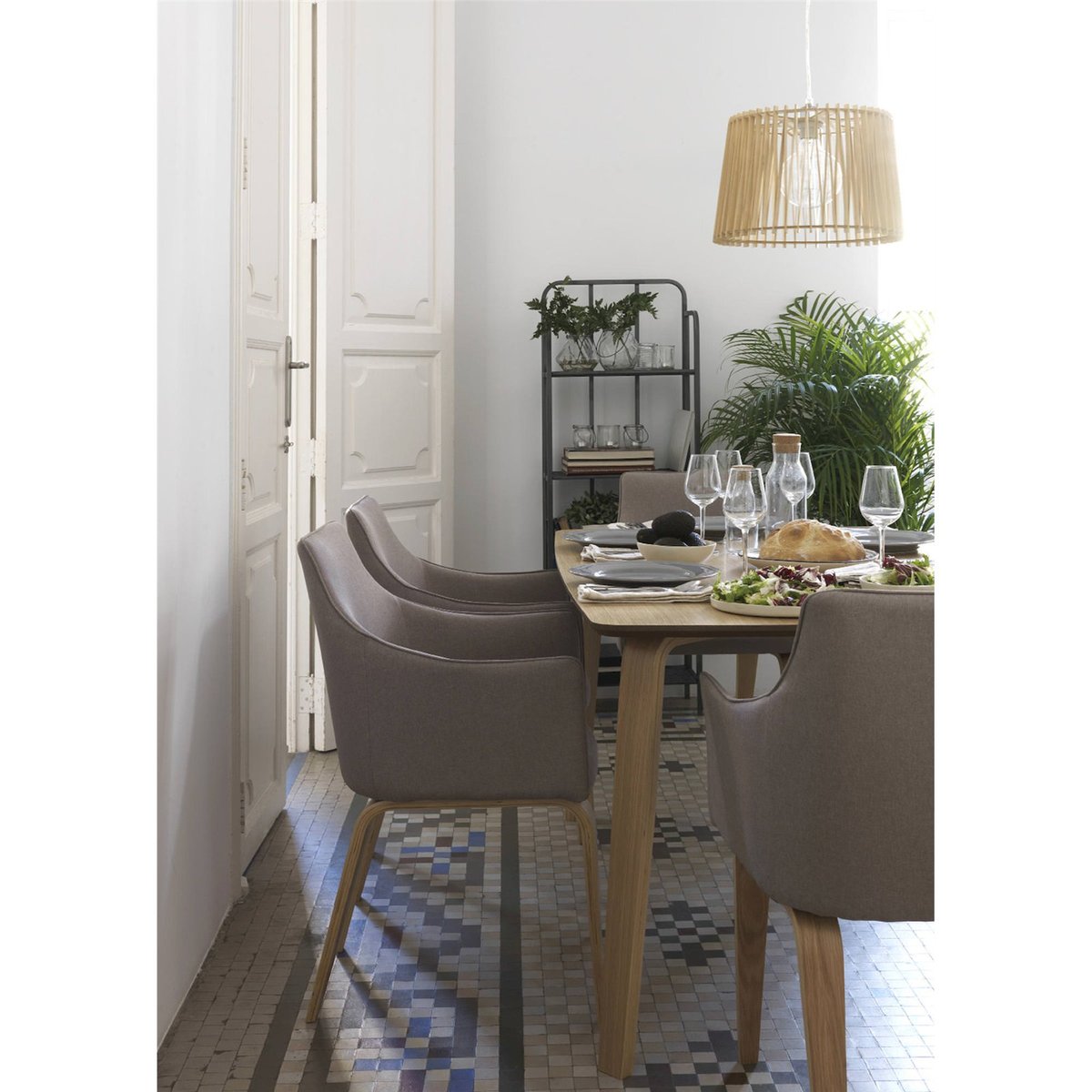 Fauteuil carré tapissé, pieds en chêne gris clair tissu et bois naturel, RECOLLECTION