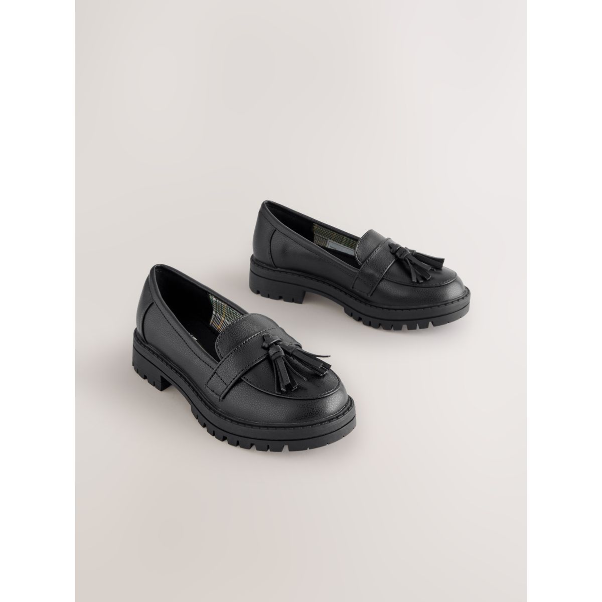 Mocassins à glands et semelle épaisse noir mat, NEXT