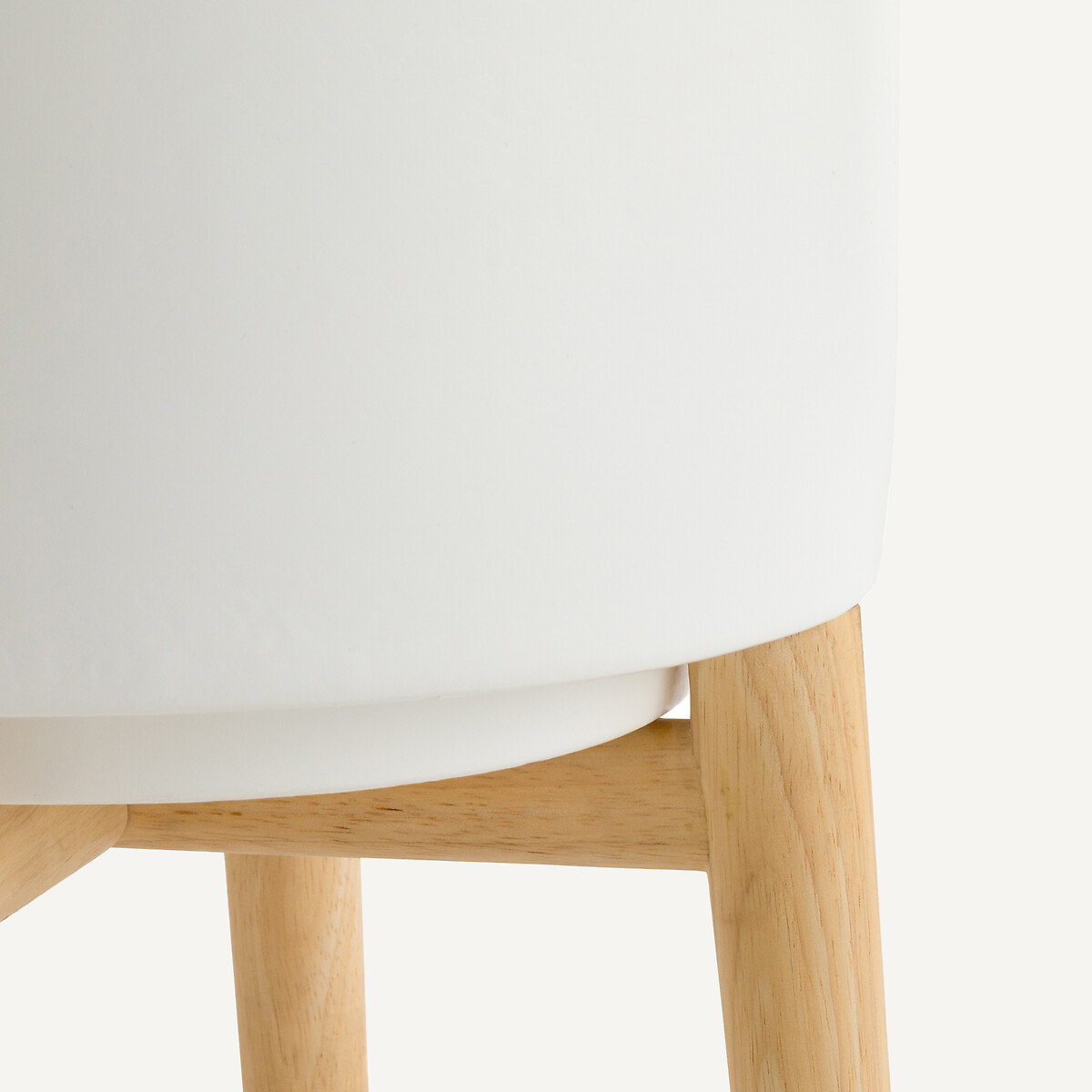 Cache-pot sur pied en hévéa H58,5cm, Florian blanc, AM.PM