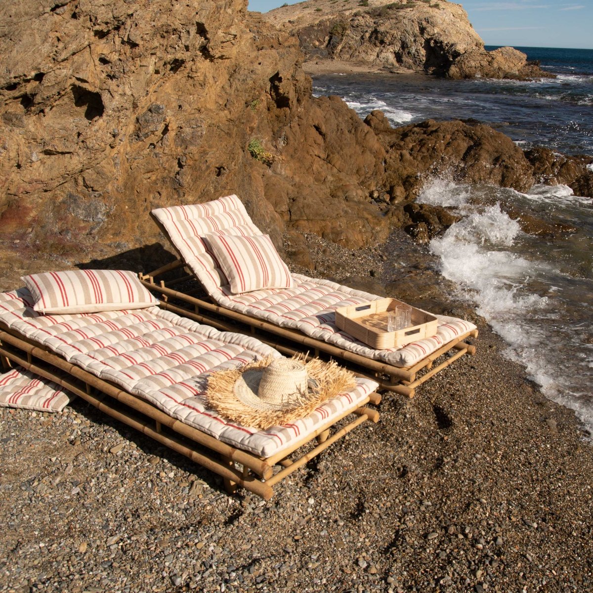 Matelas bain de soleil matelassé à rayures rouge, SUD ETOFFE