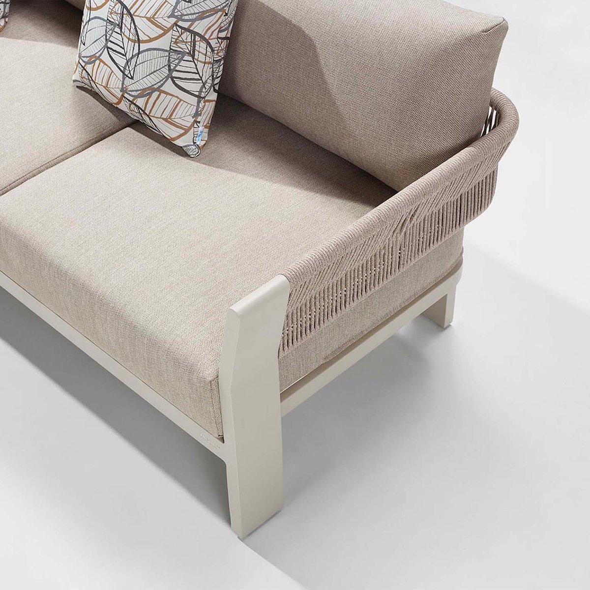Salon de jardin 7 places en aluminium et corde tressée, OLBY beige laqué poudré, AU JARDIN DE CHLOÉ