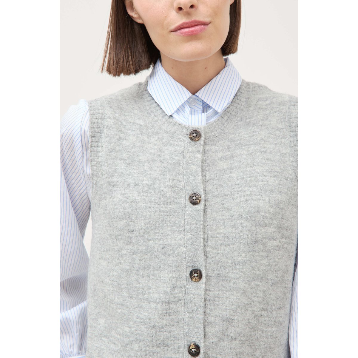 Pull droit court sans manches col rond gris, BONOBO