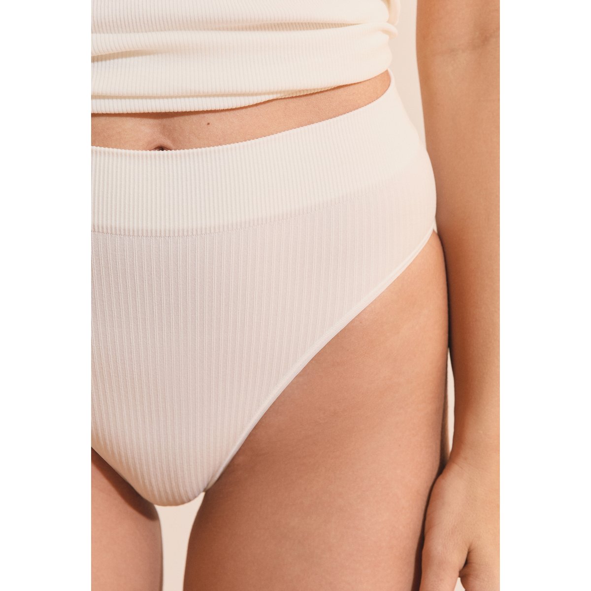 Culotte midi échancrée LOUISON BAC ecru, ETAM
