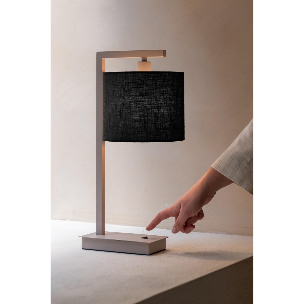 Lampe De Table Métal BOSTON noir, IT'S ABOUT ROMI