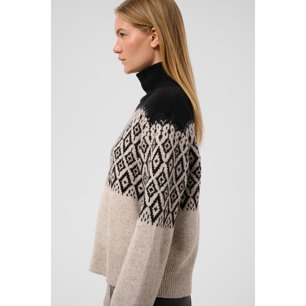 Pullover tricoté noir black and pistachio fair isle, SOAKED IN LUXURY