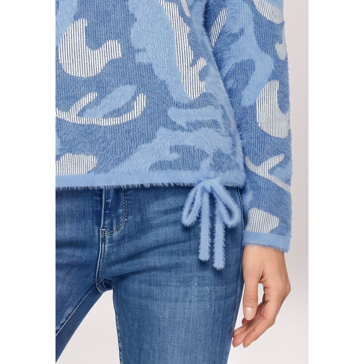 Pull-over en maille à motif jacquard patch blue/blue, BETTY BARCLAY