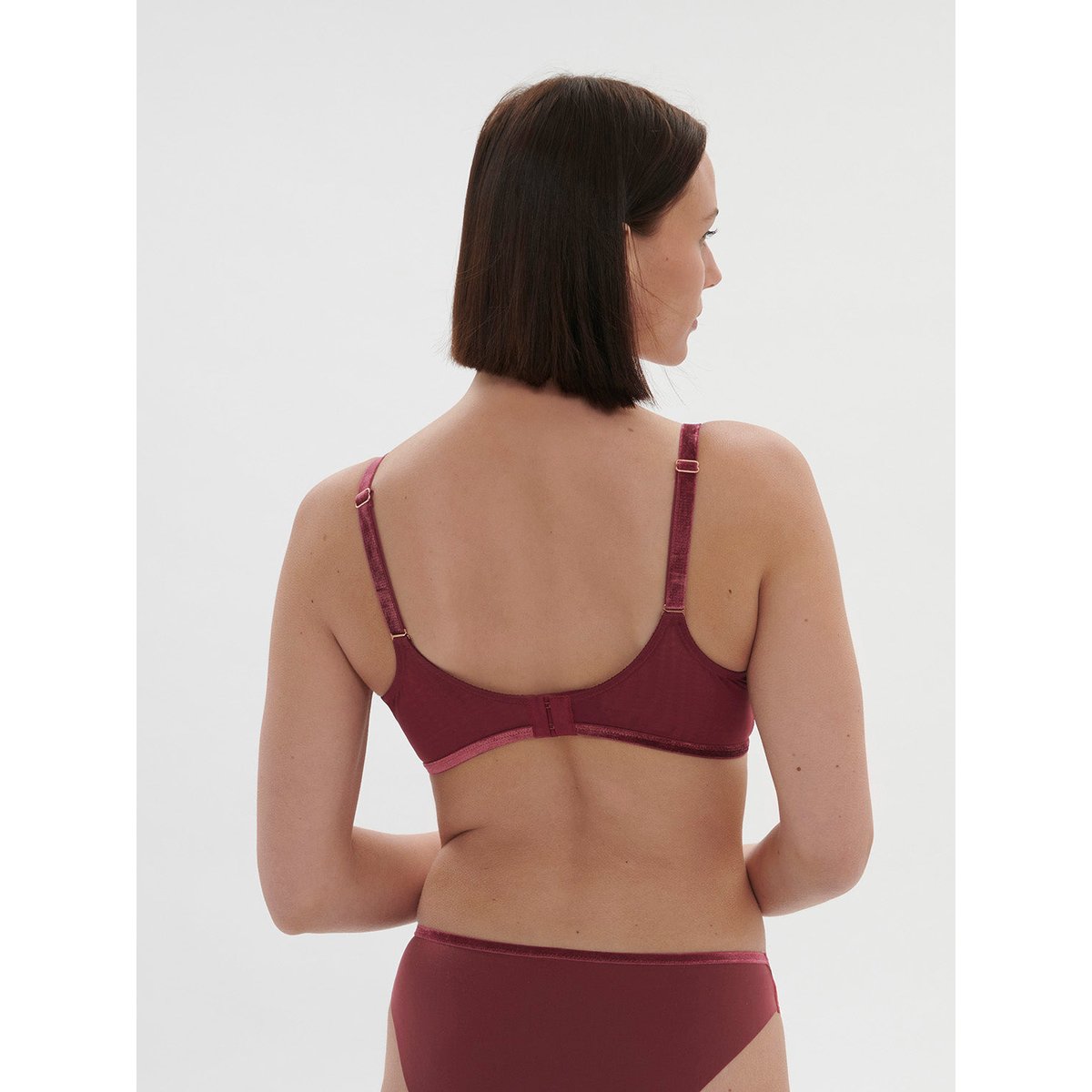 Soutien-gorge avec armature décolleté plongeant, SCÉNARIO rouge, SIMONE PERELE