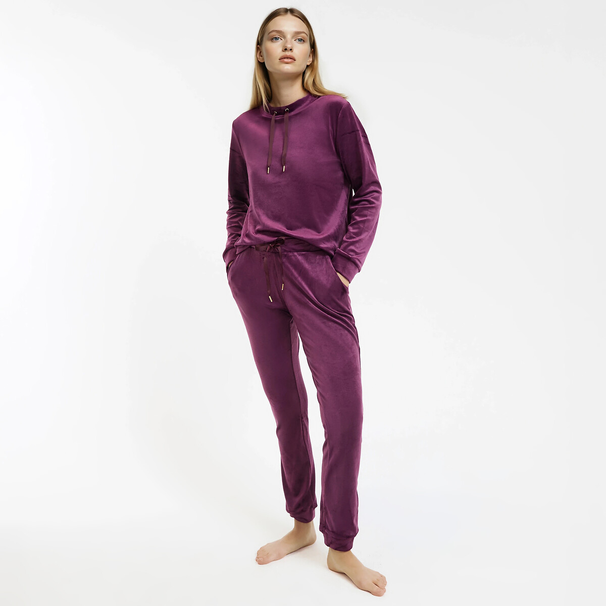Pyjama en velours prune, ANNE WEYBURN