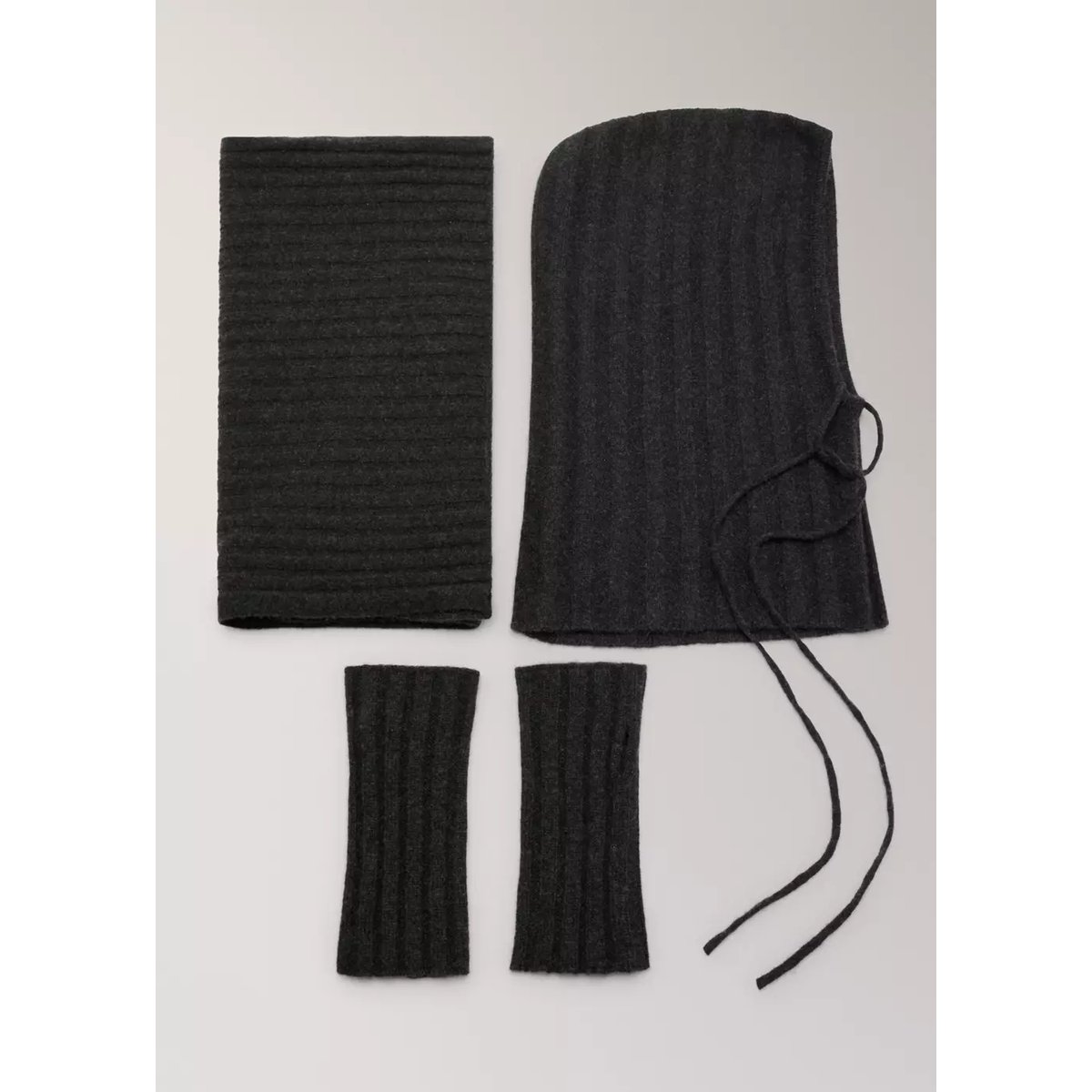 Chapeau cachemire nœud gris anthracite, MANGO