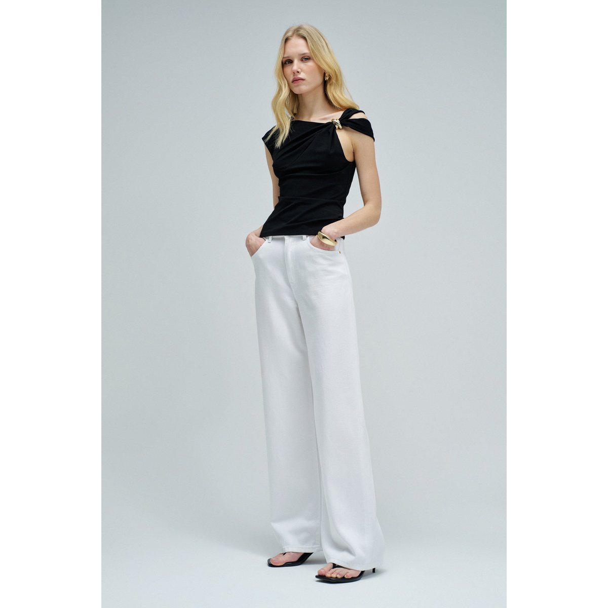 TOP AVEC DÉCOLLETÉ ASYMÉTRIQUE noir, SALSA JEANS