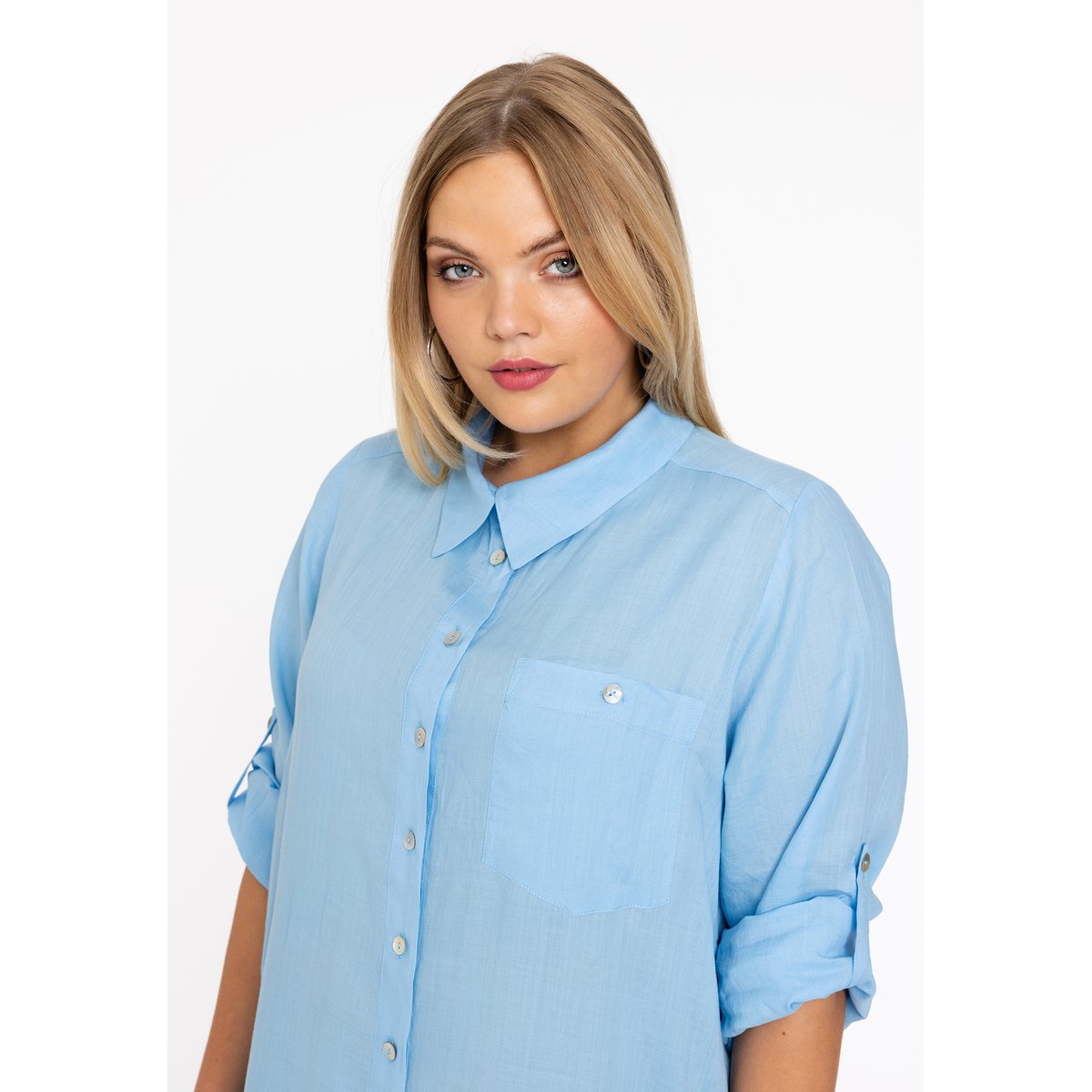 Chemisier Avec des boutons bleu clair, YOEK