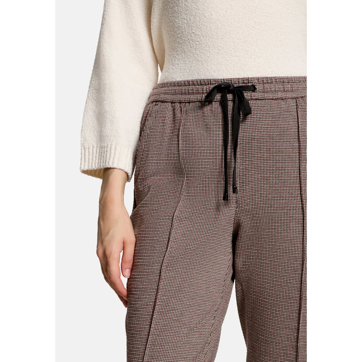 Pantalon à carreaux à plis repassés grey/dark red, BETTY & CO