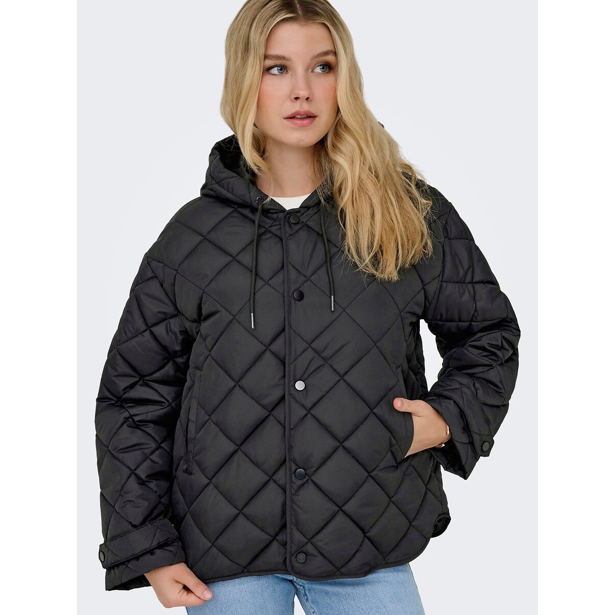 Doudoune matelassée, à capuche noir, ONLY