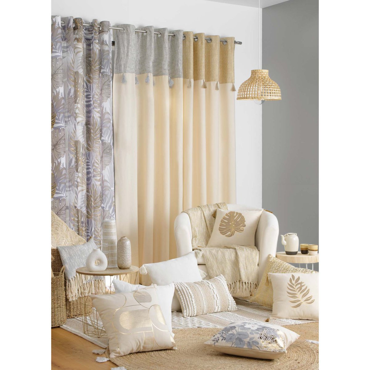 Coussin déhoussable en polycoton avec broderies et fils métallisés naturel, DOUCEUR D'INTÉRIEUR