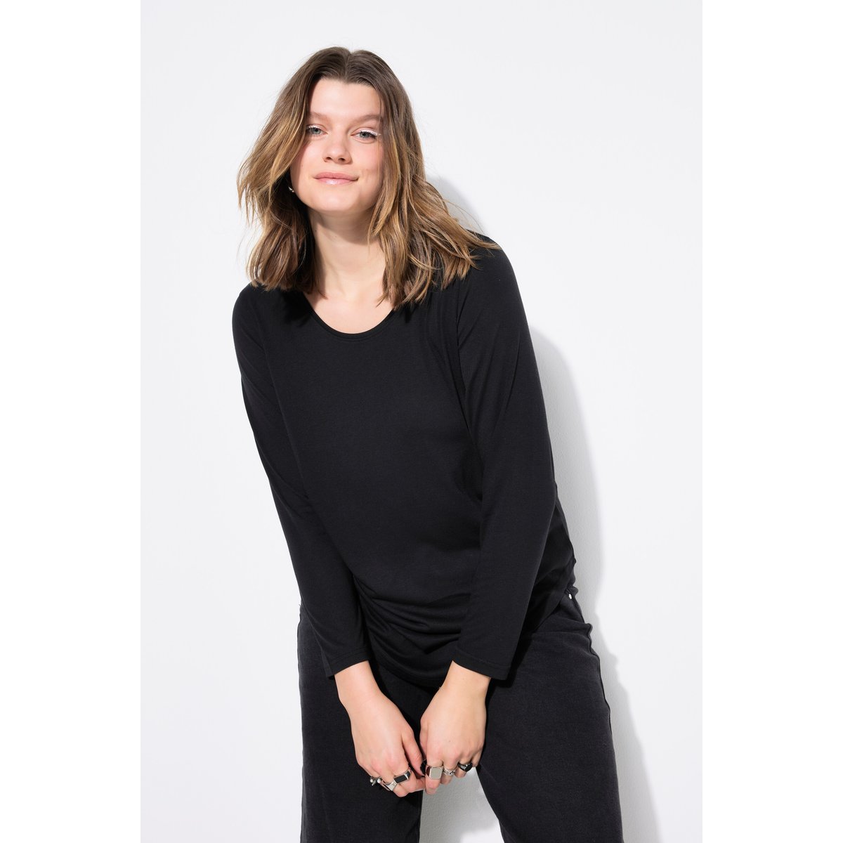 T-shirt, jersey fin, dos plus long noir, STUDIO UNTOLD