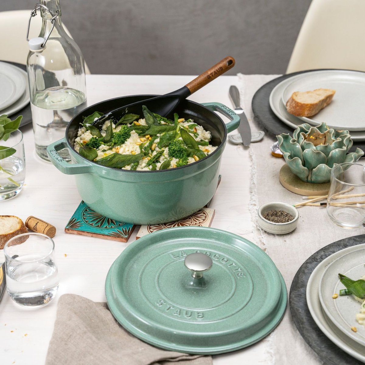 Cocotte en fonte, Rond(e), Sauge sauge, STAUB