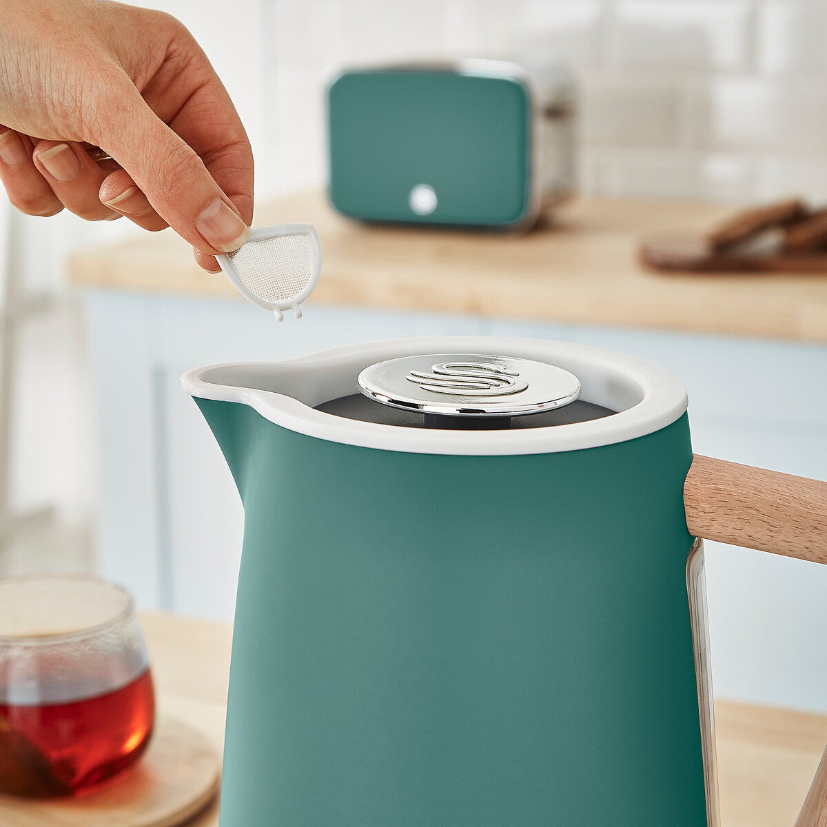 Nordic 1.7L Cordless Kettle - SK14610 green, SWAN