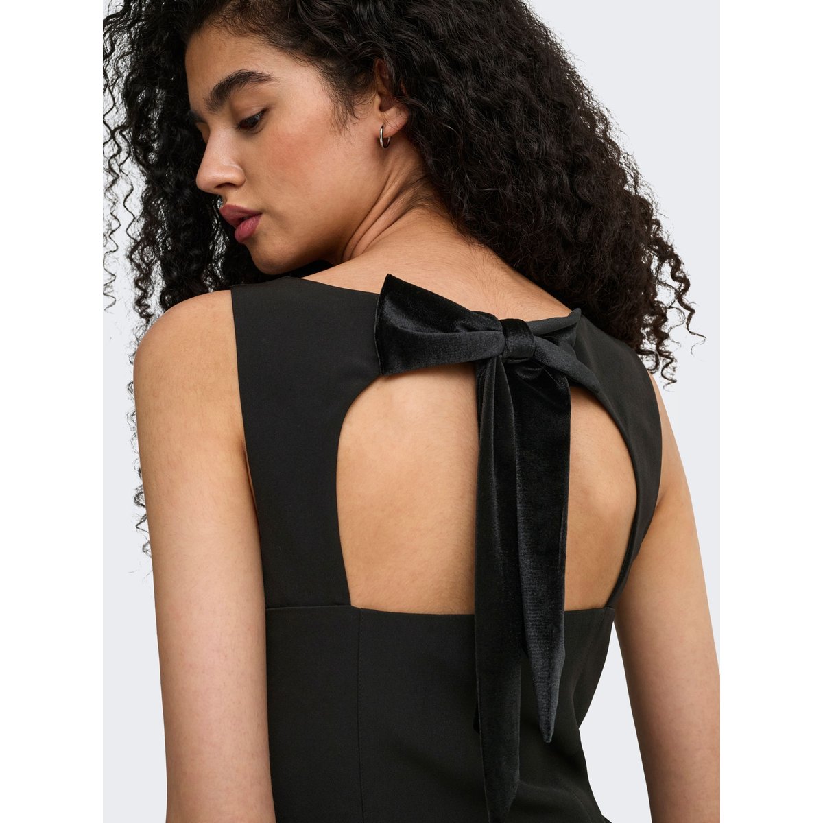 Robe black 1, ONLY