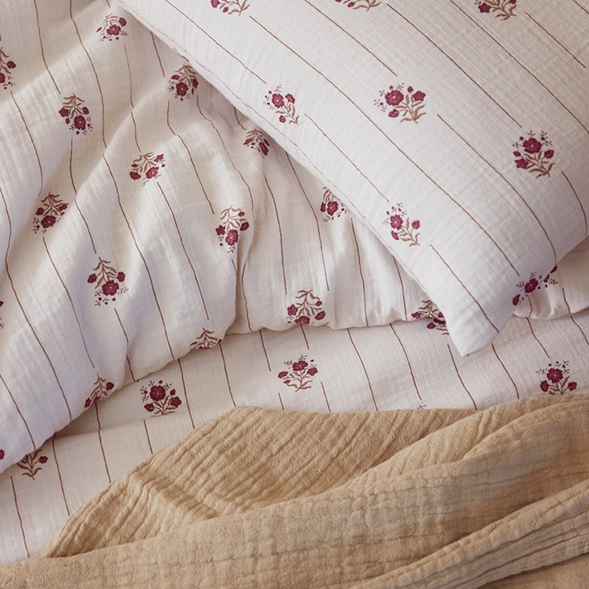 Parure de lit imprimée en gaze de coton, taies rectangles, ŒILLETS D'ORIENT rose clair, ESSIX