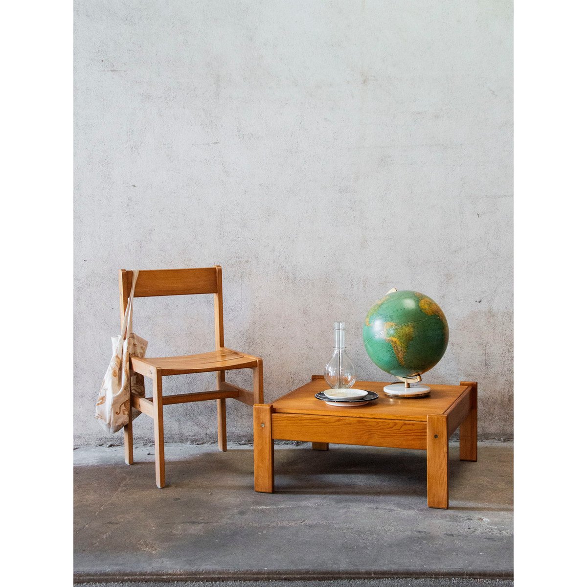 Table basse en pin Donna N°394 - Bon état bois, DEBONGOUT