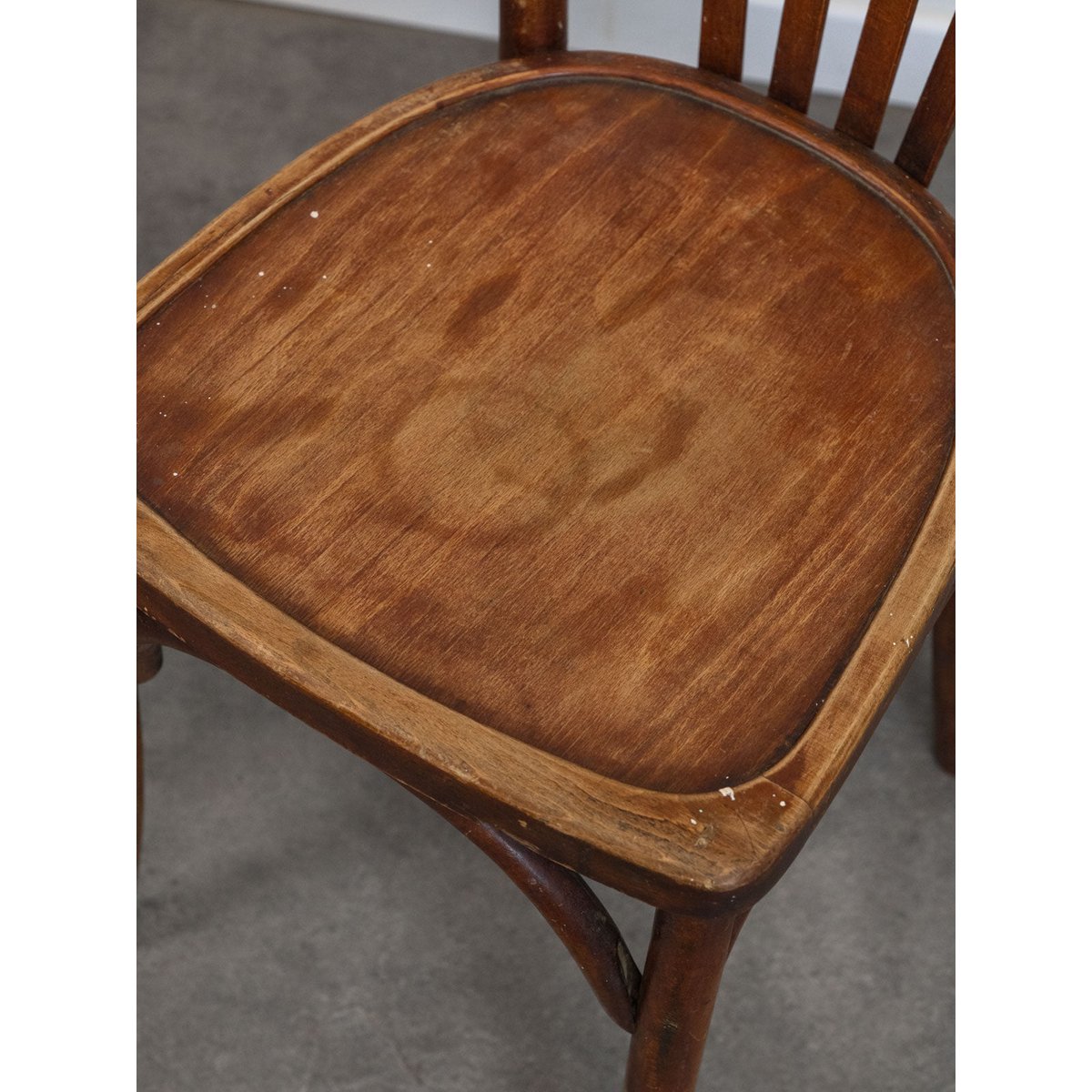 Lot de 4 chaises en bois Luterma Claude N°1365 - Bon état bois foncé, DEBONGOUT