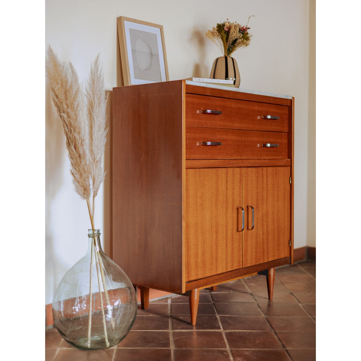 Commode au plateau en marbre blanc Olga N°686 - Bon état bois clair, DEBONGOUT