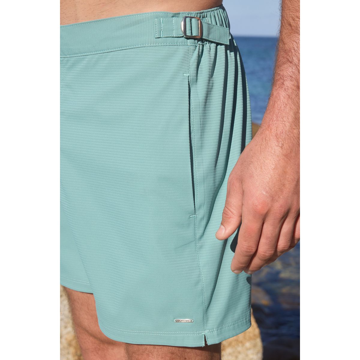Short de bain à taille ajustée vert sauge, NEXT