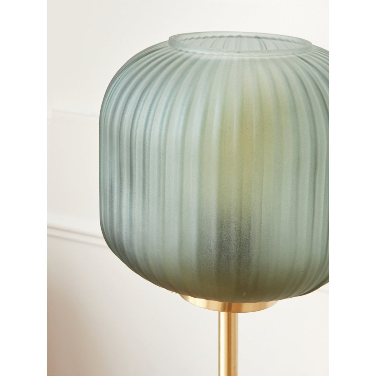 Lampe métal et verre strié vert moyen uni, CYRILLUS