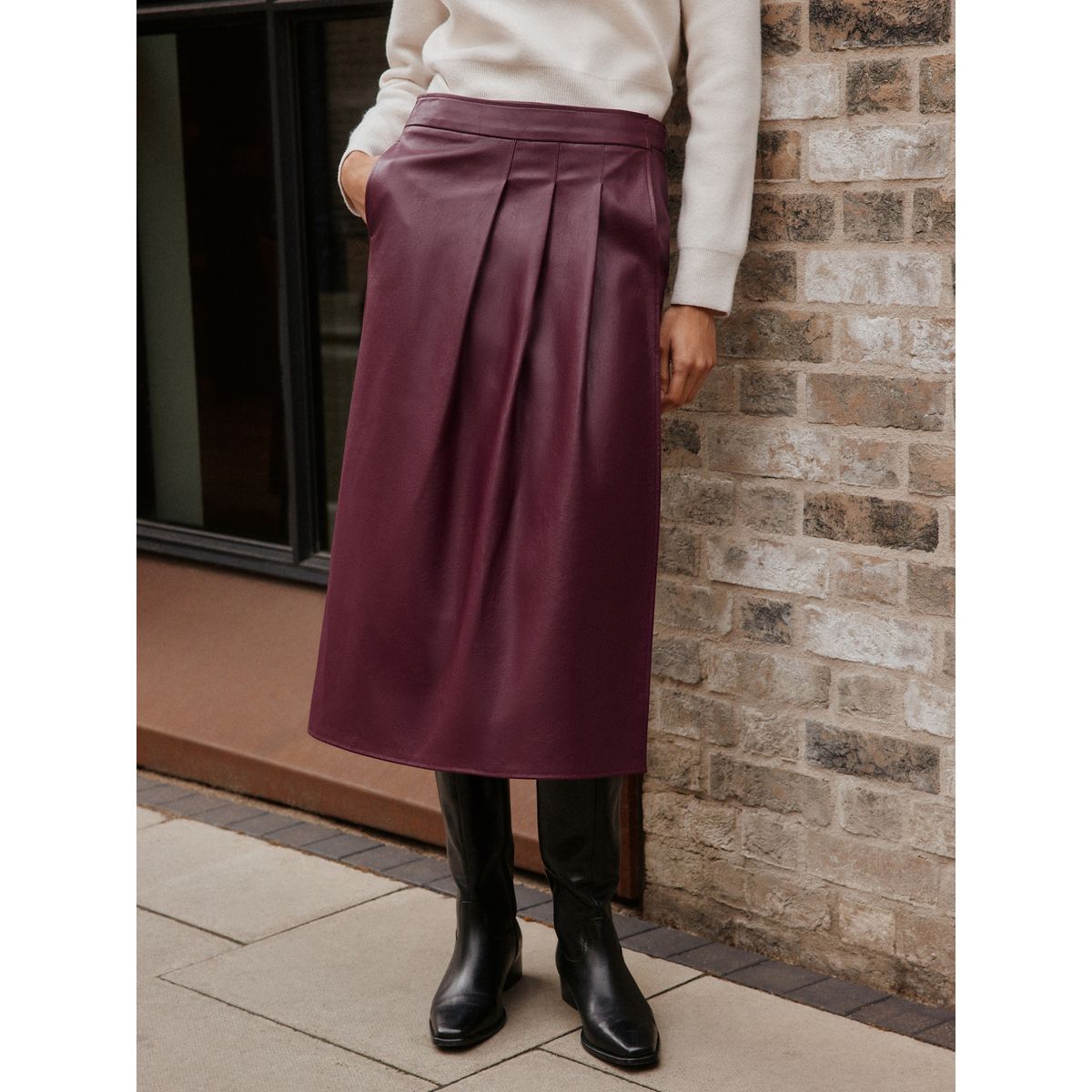 Jupe kilt mi-longue en similicuir rouge bordeaux, NEXT