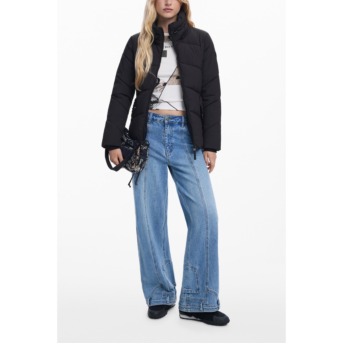 Manteau matelassé avec ceinture noir, DESIGUAL