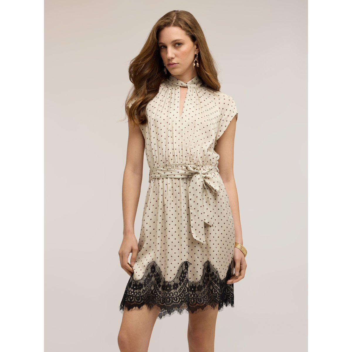 Robe à pois avec dentelle blanc, MOTIVI