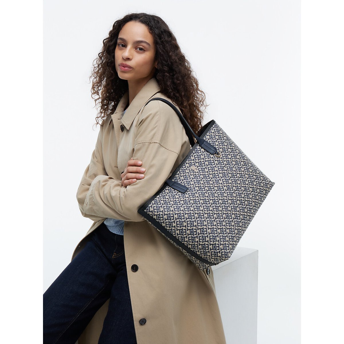 Sac tote en jacquard à monogramme TH marine/blanc, TOMMY HILFIGER