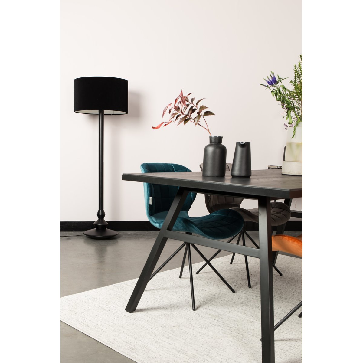 Table en bois rectangulaire 6 places Seth noir, ZUIVER