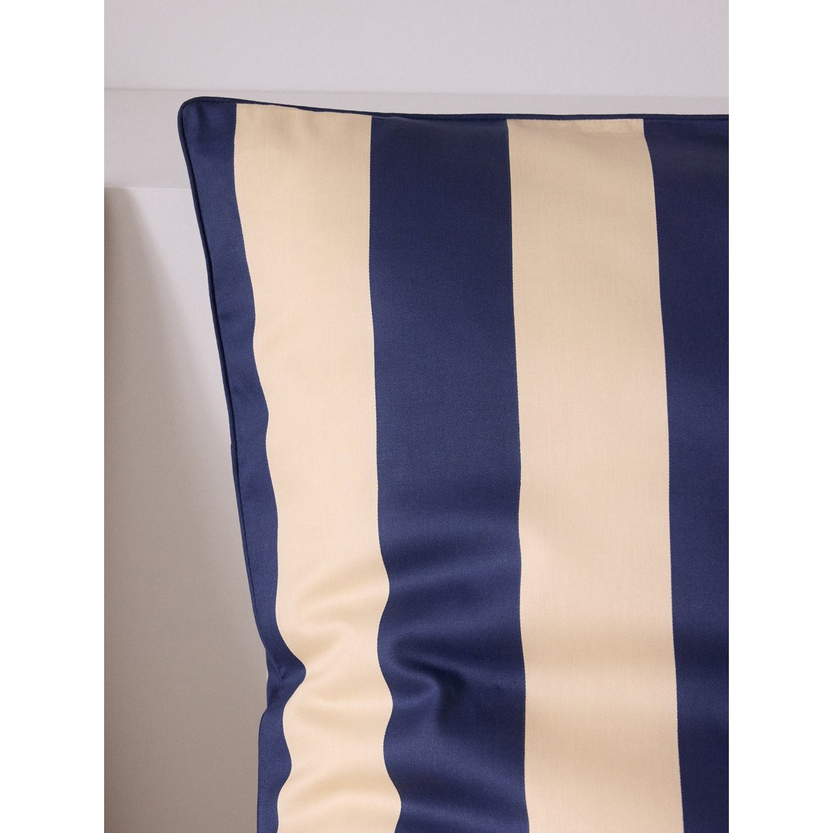 Taie d'oreiller satin de coton "MAXINE" rayure bleu/ecru, CYRILLUS