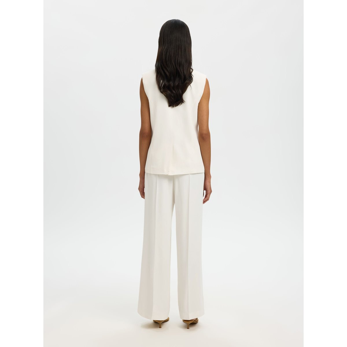 Gilet egret, SELECTED