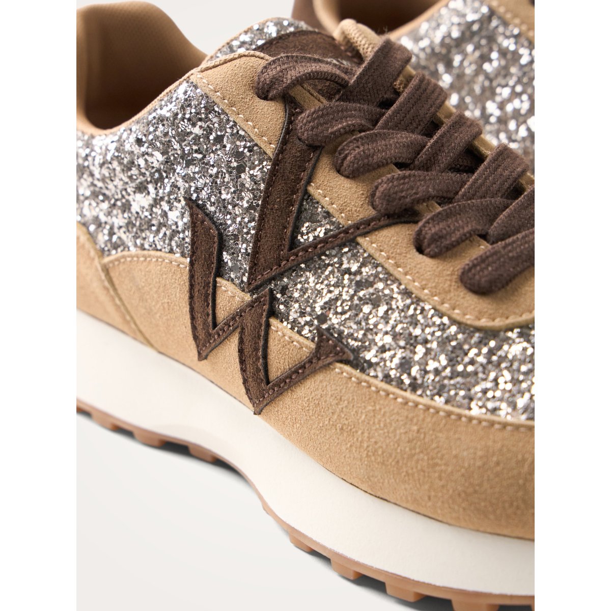 Baskets monogramme à lacets avec semelle running FLOW Initials beige, VANESSA WU