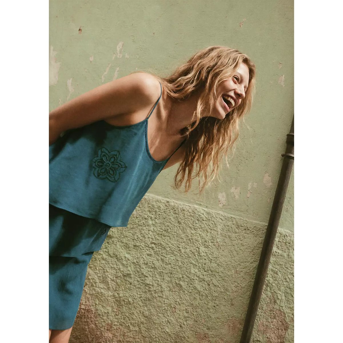 Robe à volants ornée de perles bleu pétrole, MANGO TEEN