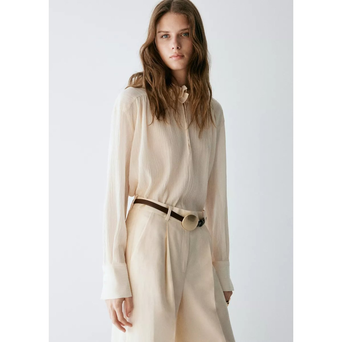Blouse fluide volantée écru, MANGO
