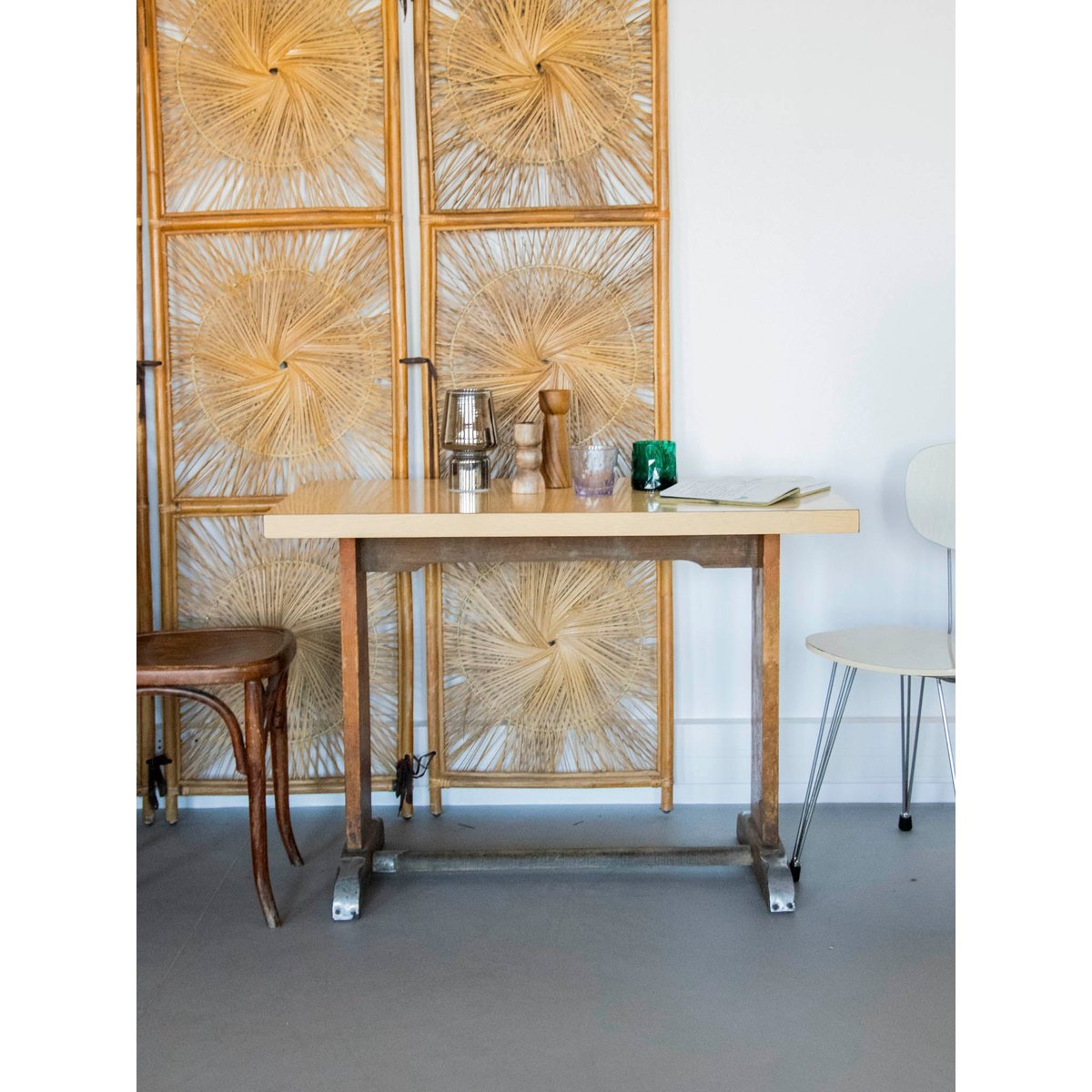 Table à manger bistro en formica beige Denise N°134 - Bon état beige, DEBONGOUT