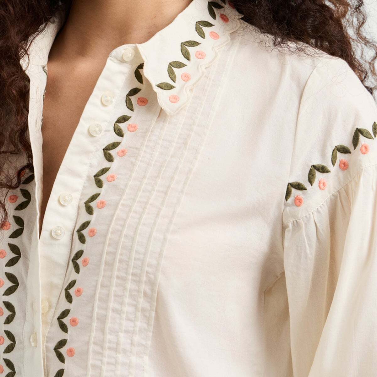 Blouse Plissée Avec Détails Brodés blanche mousse, PEPE JEANS