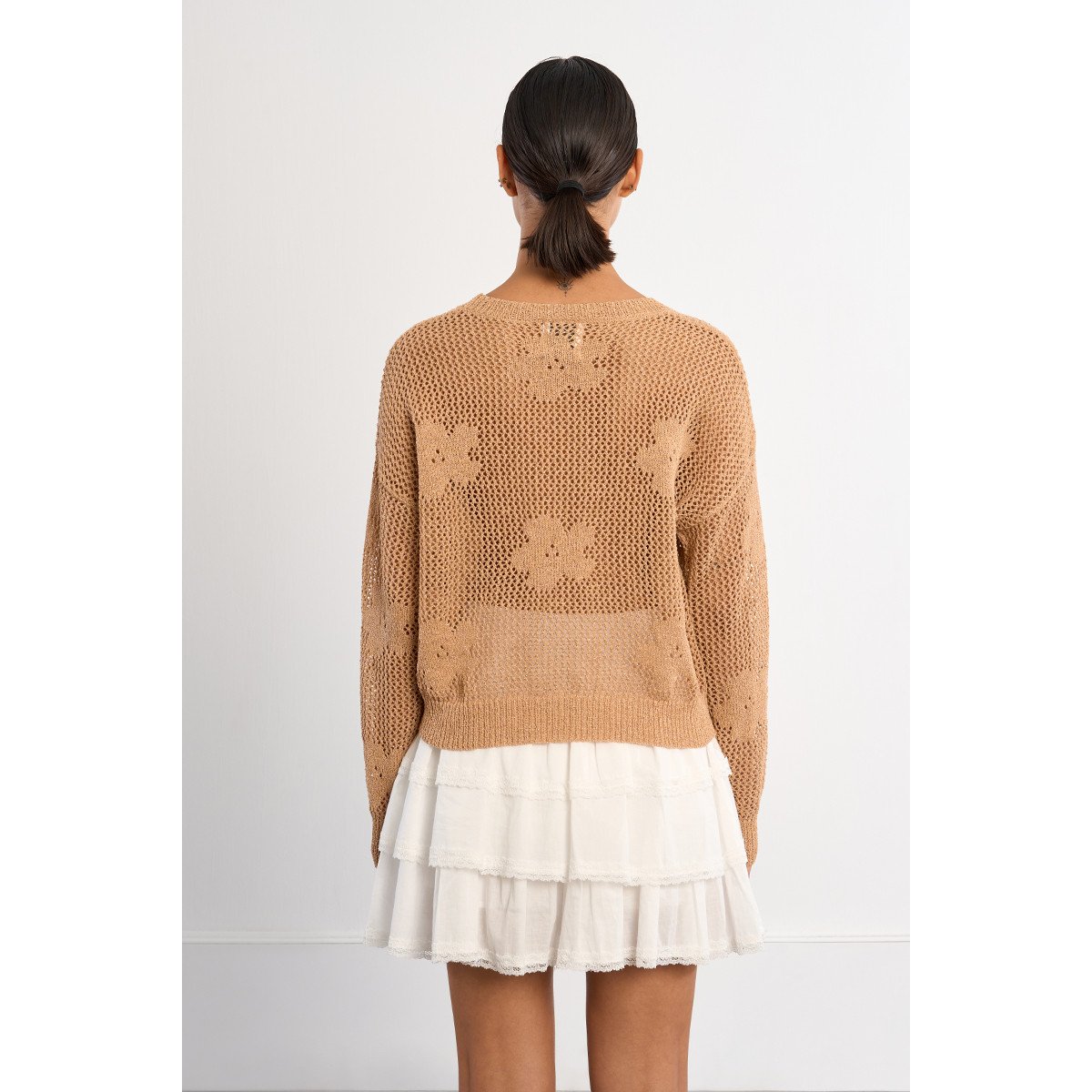 Pull en maille fine avec détails fleurs camel, LILI SIDONIO