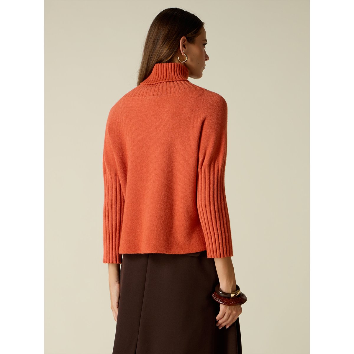 Pull col roulé avec parties côtelées orange soleil, OLTRE