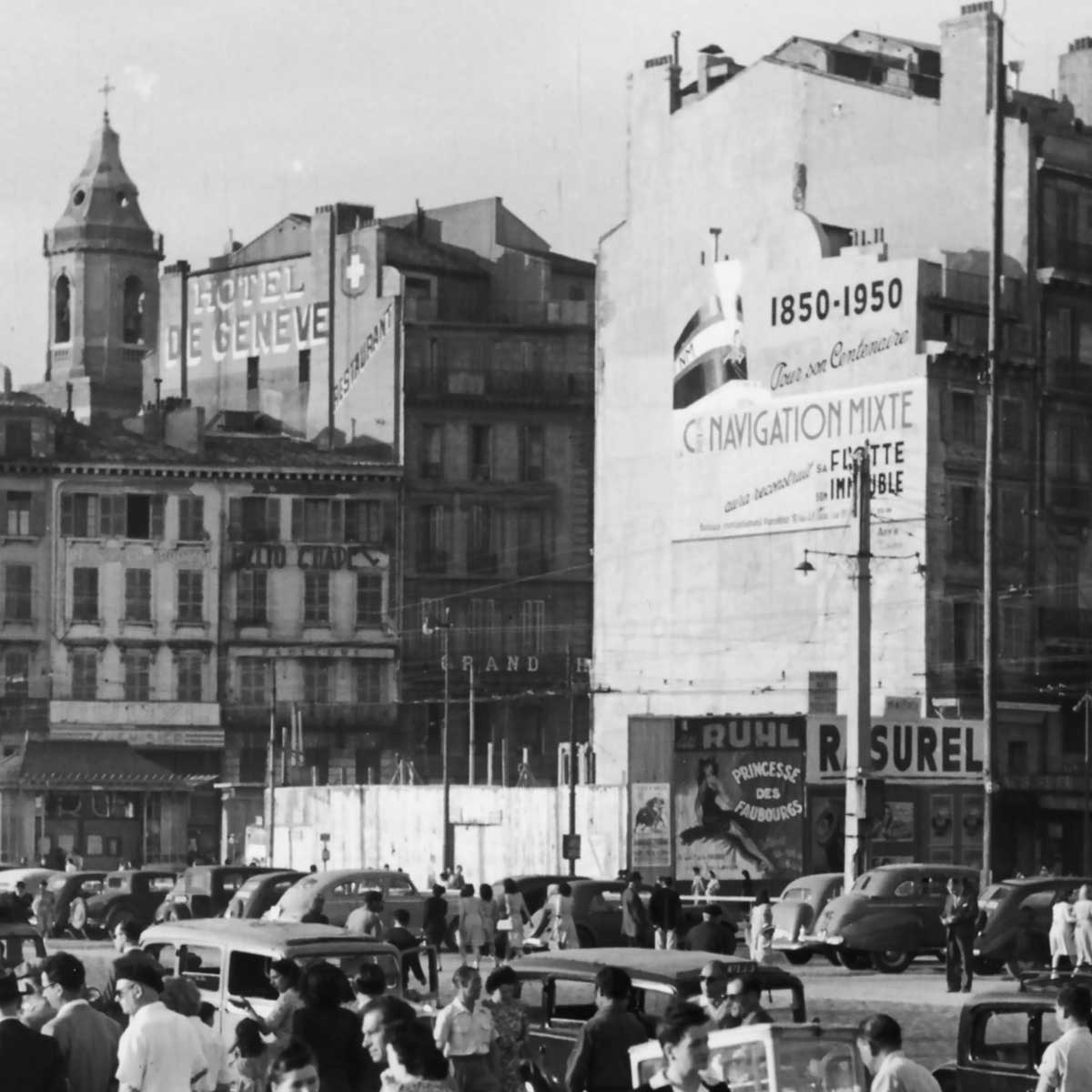 Affiche Marseille - Quai des Belges, Scène de vie en 1948 affiche + cadre en bois - noir, HEXOA